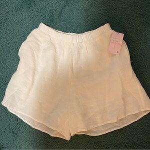 NWT Linen Shorts Size Large. Lined, elastic waistband, side pockets,